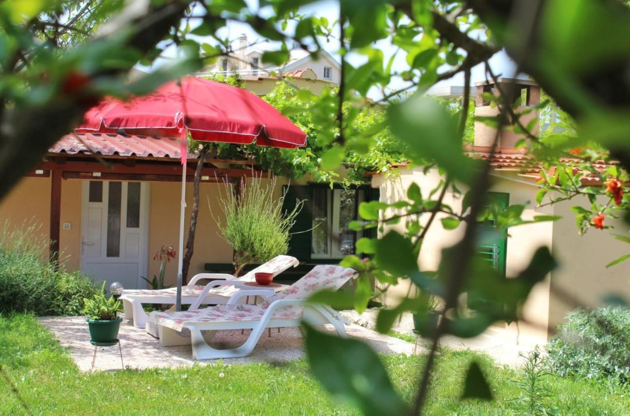 Apartment Taja, Cijela Kuca I Vrt Samo Za Vas Σπλιτ Εξωτερικό φωτογραφία