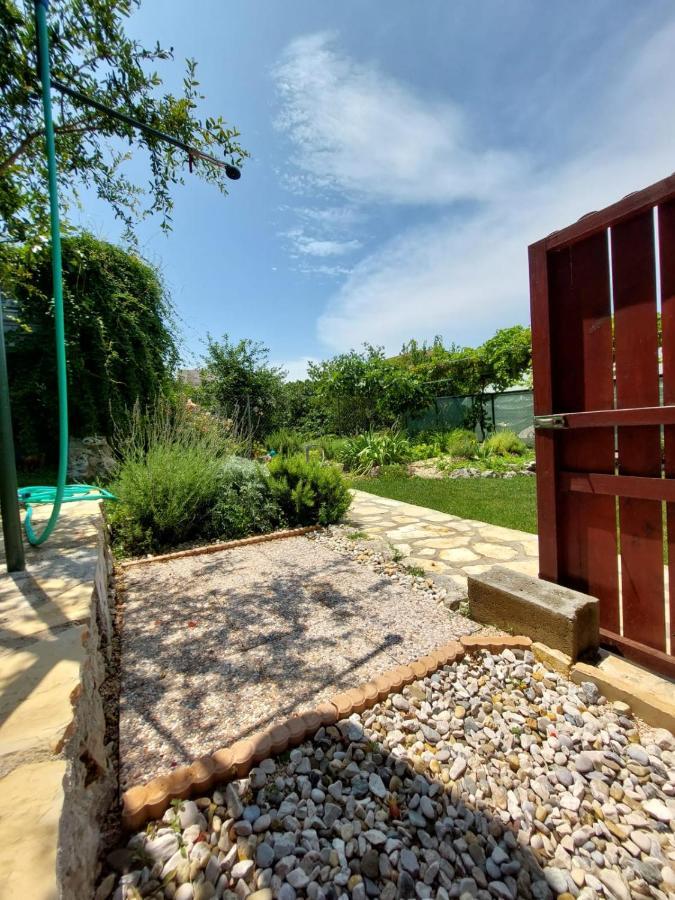 Apartment Taja, Cijela Kuca I Vrt Samo Za Vas Σπλιτ Εξωτερικό φωτογραφία