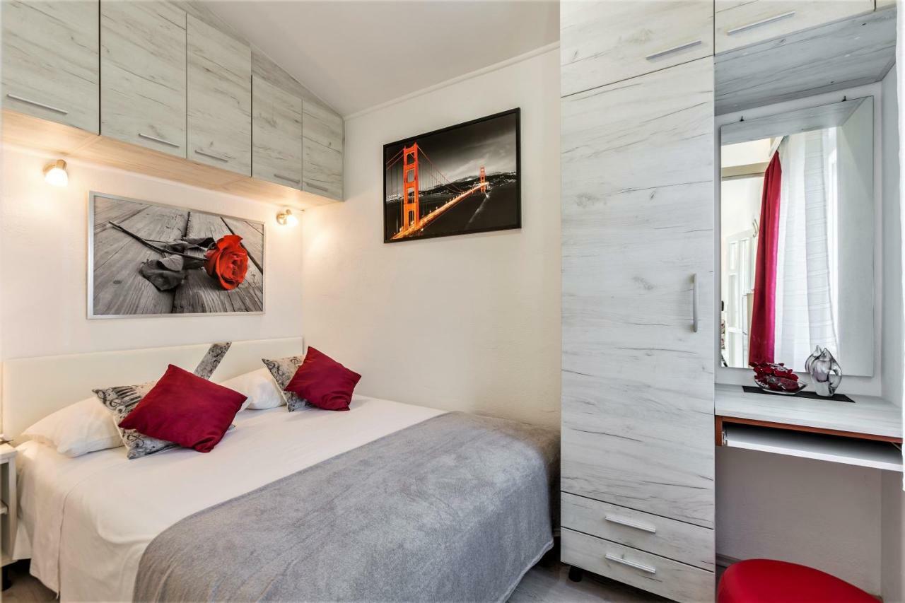Apartment Taja, Cijela Kuca I Vrt Samo Za Vas Σπλιτ Εξωτερικό φωτογραφία