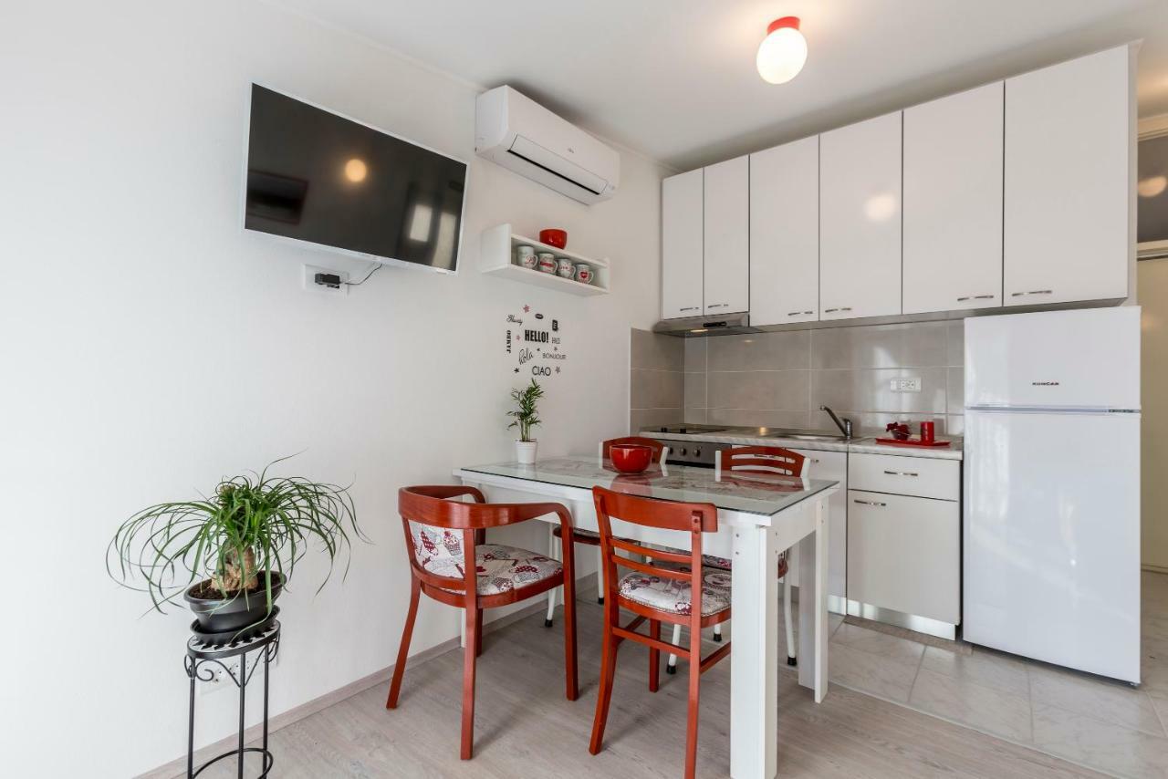 Apartment Taja, Cijela Kuca I Vrt Samo Za Vas Σπλιτ Εξωτερικό φωτογραφία