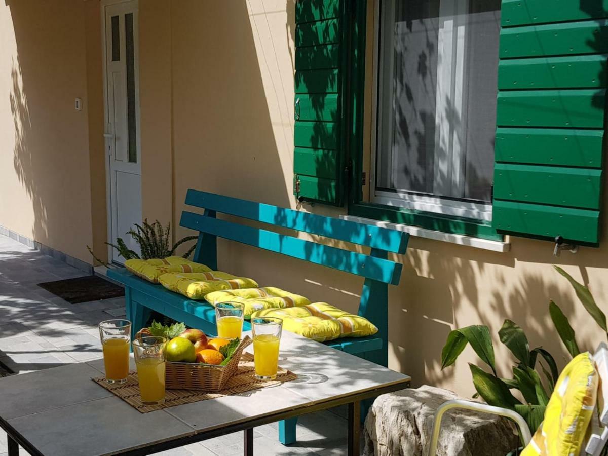 Apartment Taja, Cijela Kuca I Vrt Samo Za Vas Σπλιτ Εξωτερικό φωτογραφία