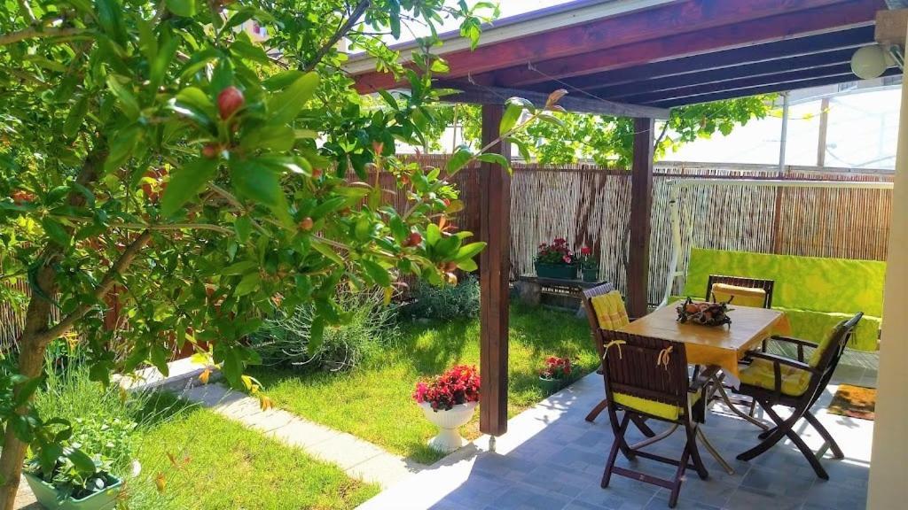 Apartment Taja, Cijela Kuca I Vrt Samo Za Vas Σπλιτ Εξωτερικό φωτογραφία